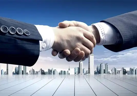 2025年企业级软件定制开发趋势与主流技术架构选型分析